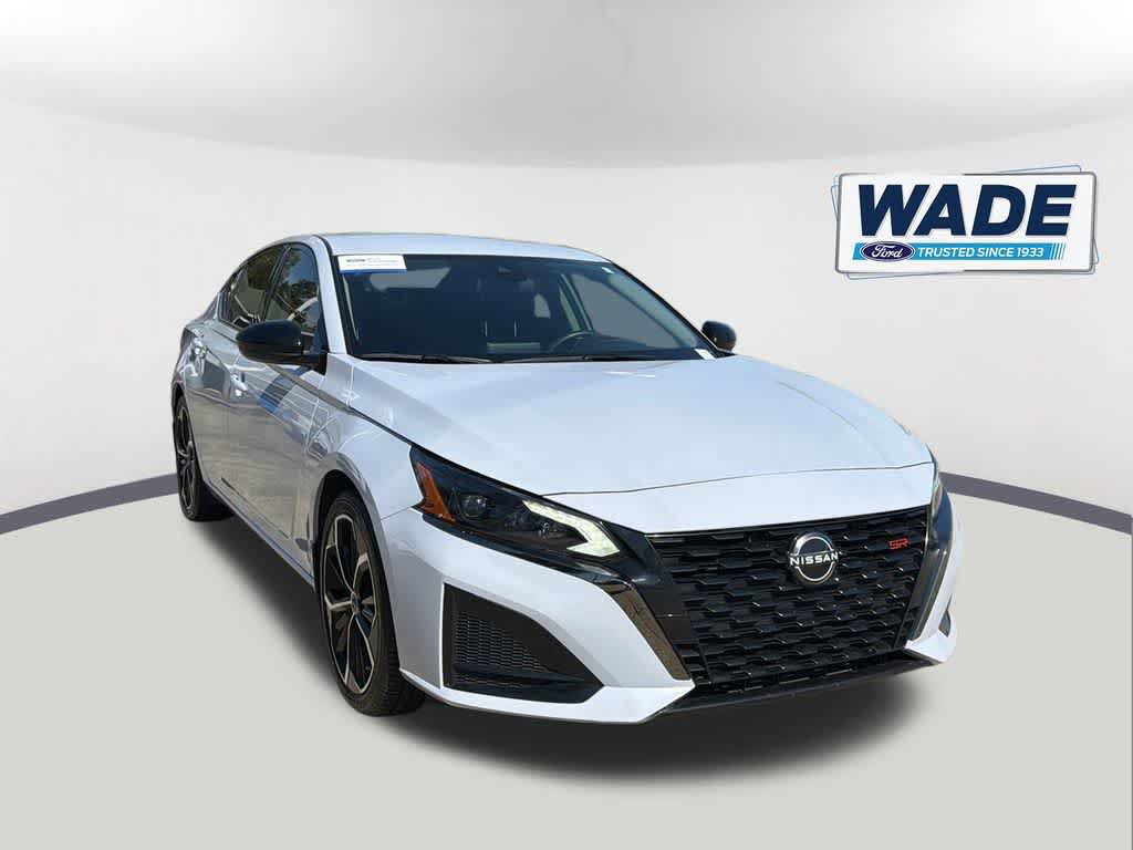 Used 2024 Nissan Altima 2.5 SR FWD image 3