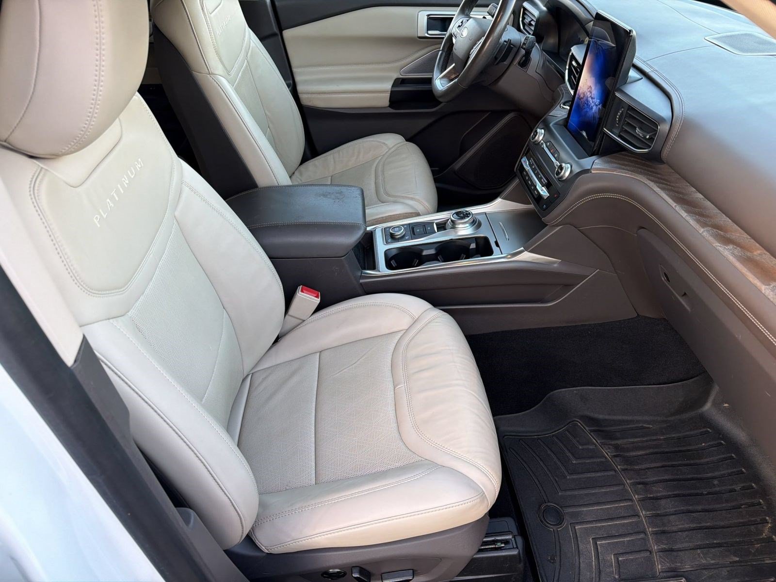 Certified 2020 Ford Explorer Platinum w/ Premium Technology Package AWD/4WD image 25