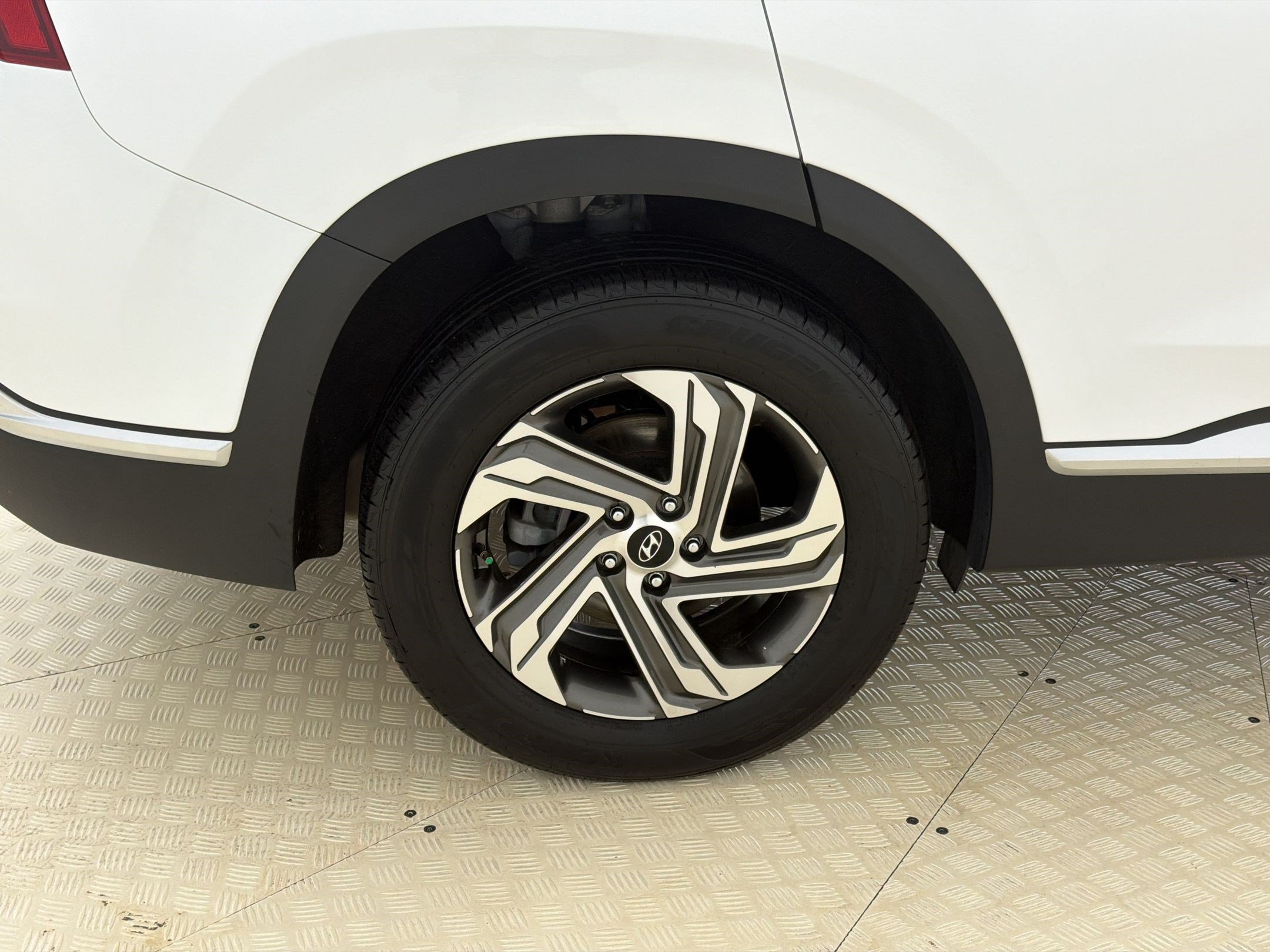 Used 2021 Hyundai Santa Fe SEL w/ Convenience + Premium Package FWD image 13