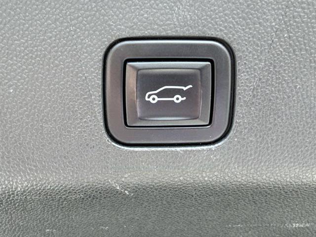 Used 2022 GMC Yukon AT4 w/ Max Trailering Package image 15