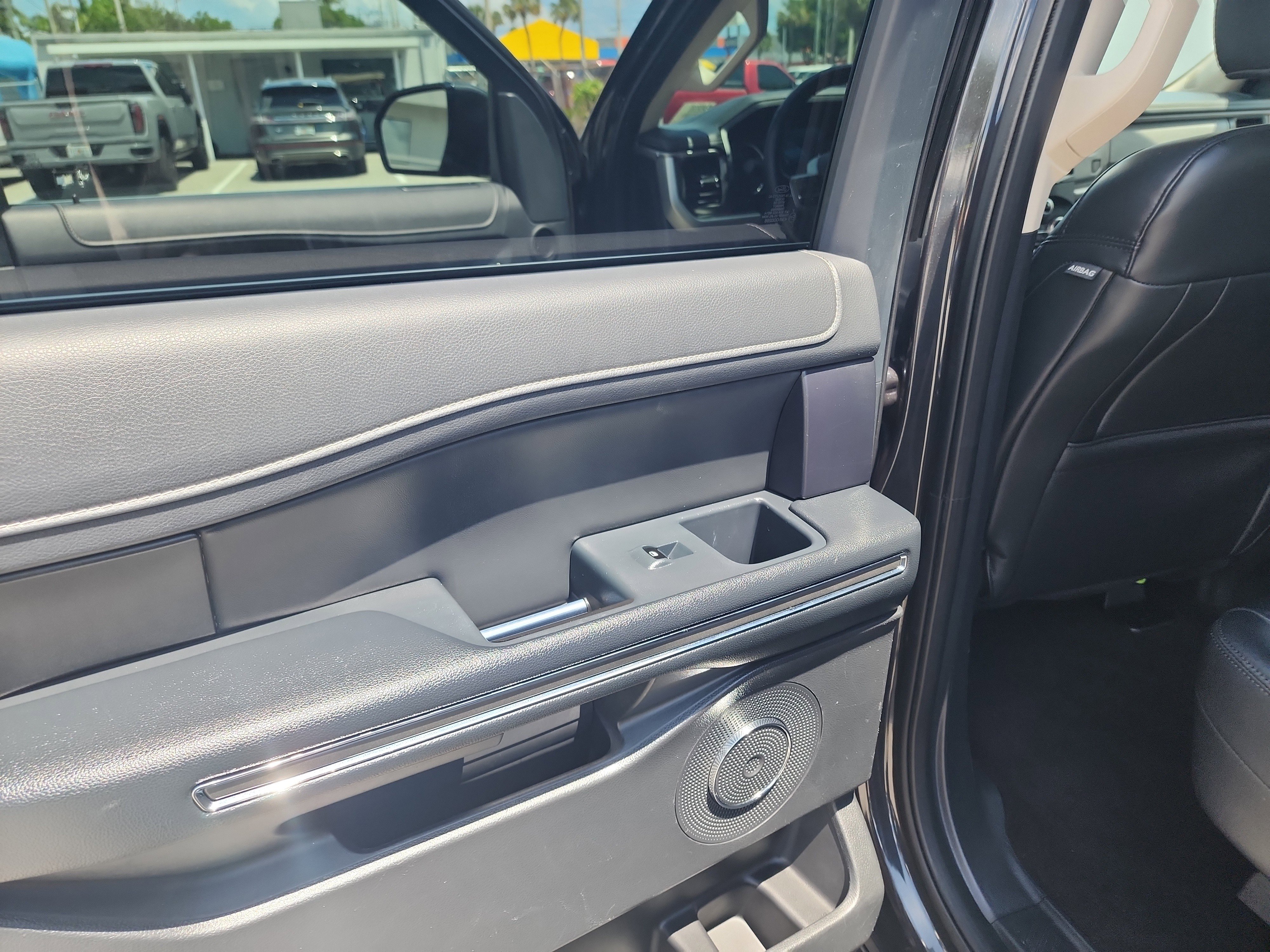 Certified 2022 Ford Expedition XLT RWD image 17