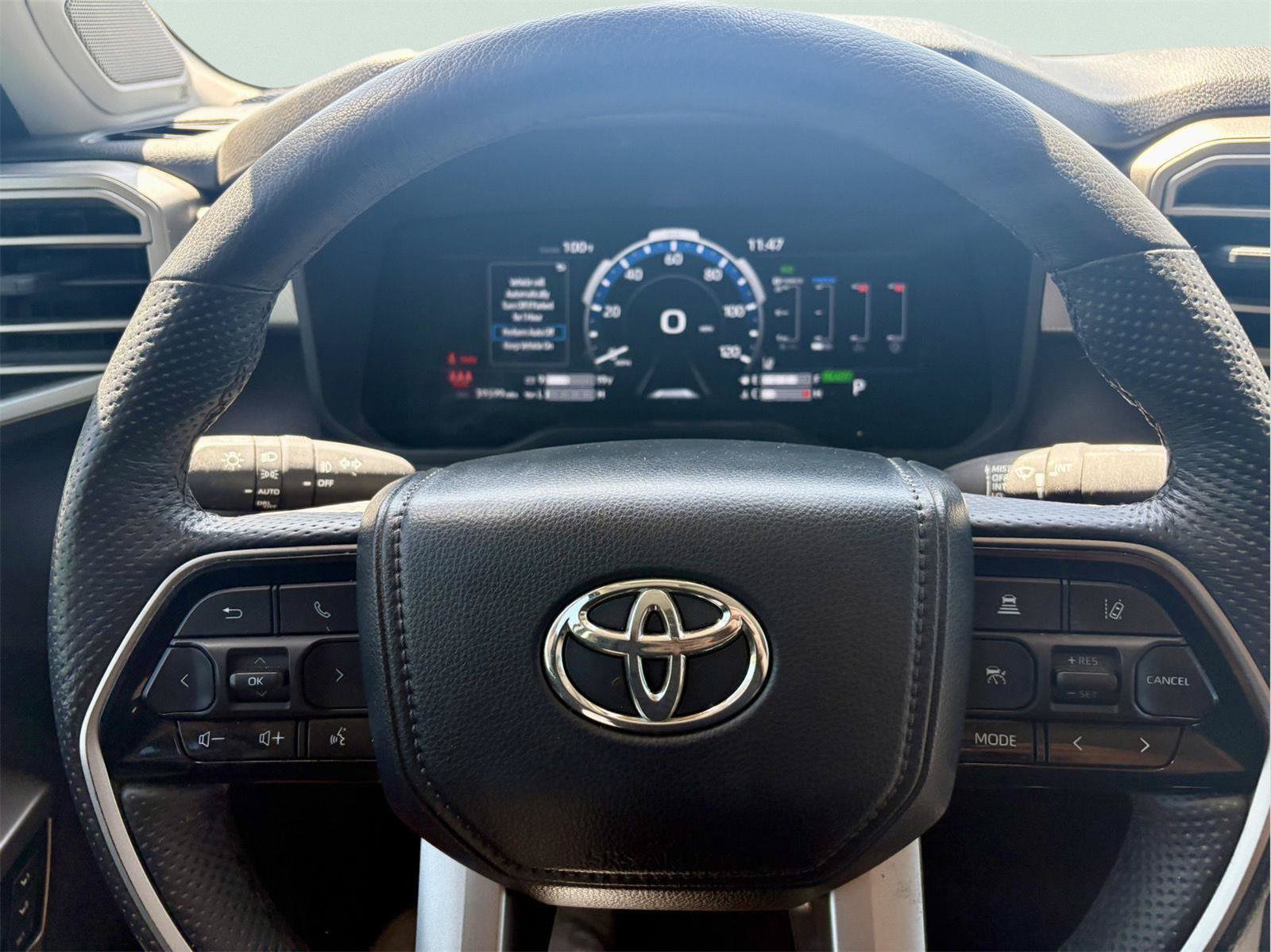 Used 2024 Toyota Tundra Limited AWD/4WD image 16