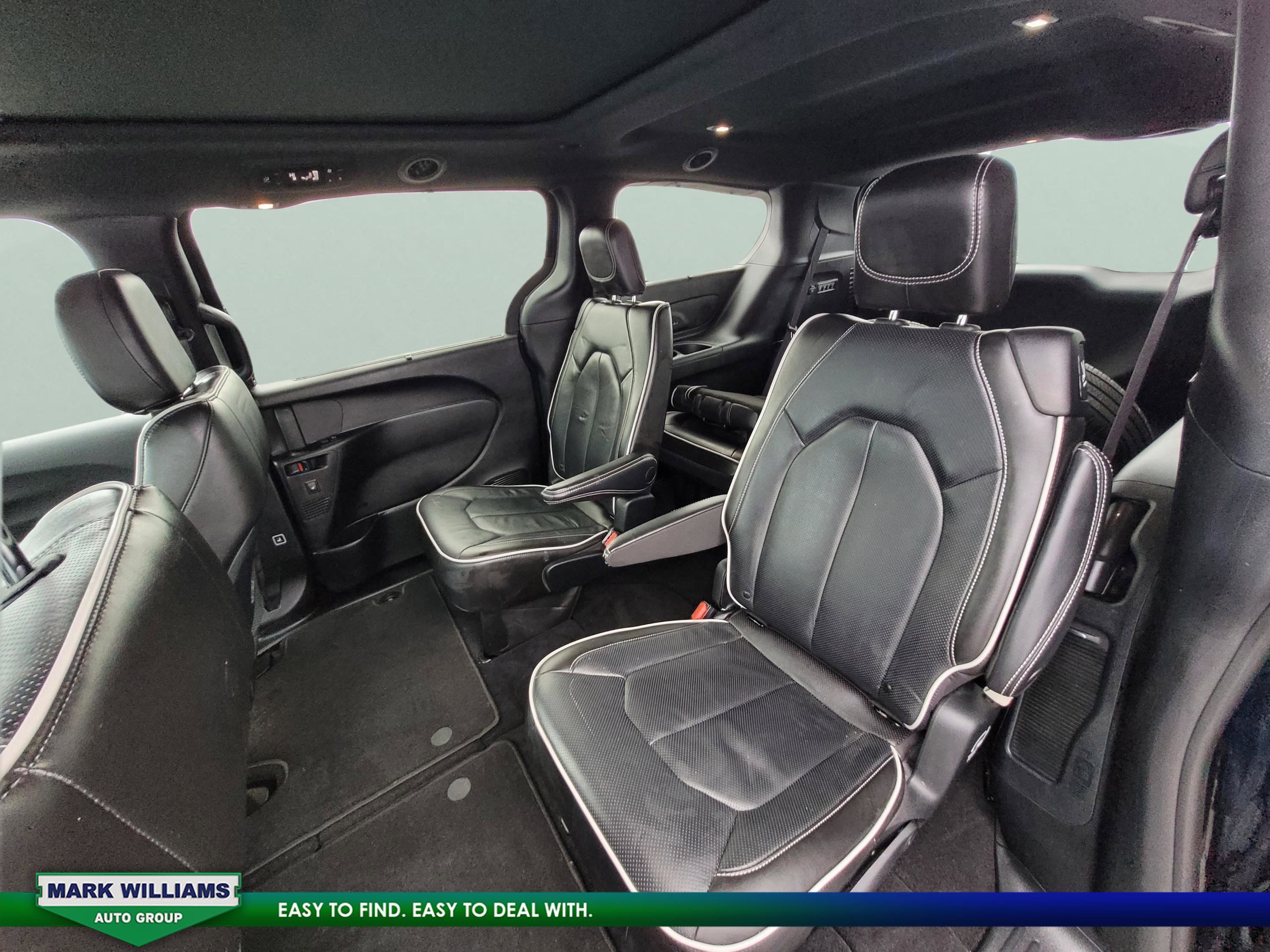 Used 2022 Chrysler Pacifica Limited w/ S Appearance Package image 17