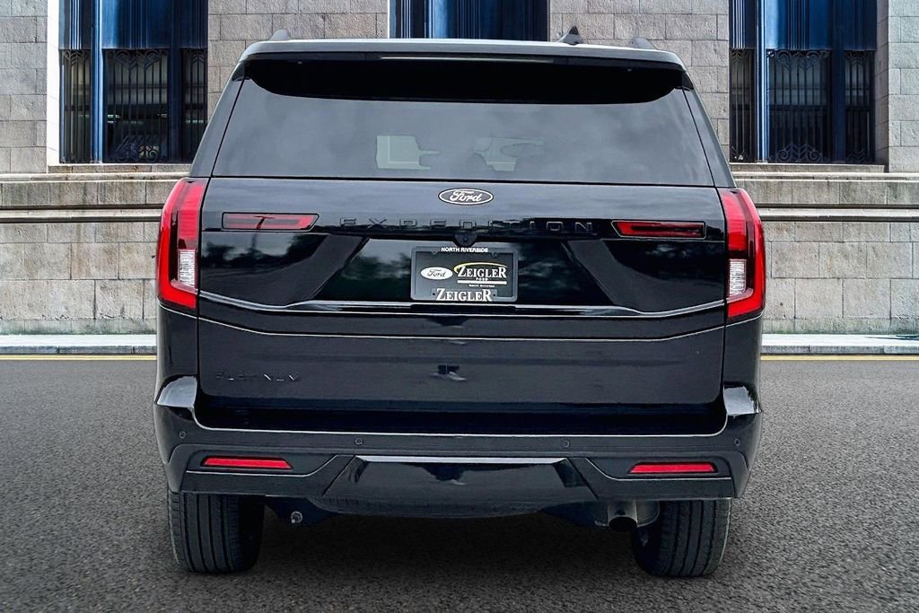 Certified 2025 Ford Expedition Platinum w/ Stealth Appearance Package AWD/4WD image 4