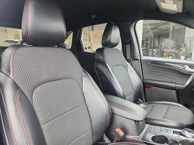 Certified 2023 Ford Escape ST-Line AWD/4WD image 32