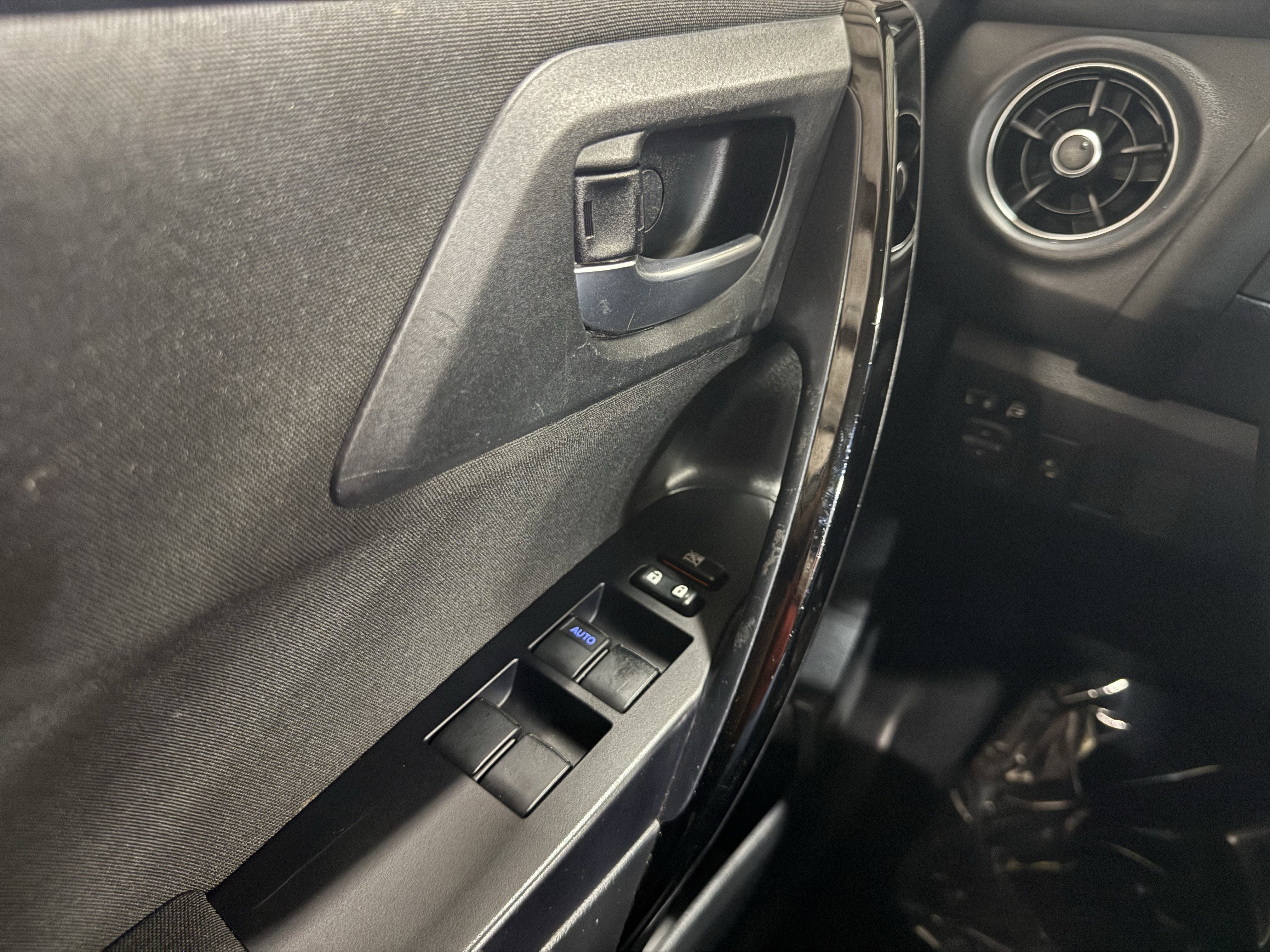 Used 2017 Toyota Corolla iM image 22