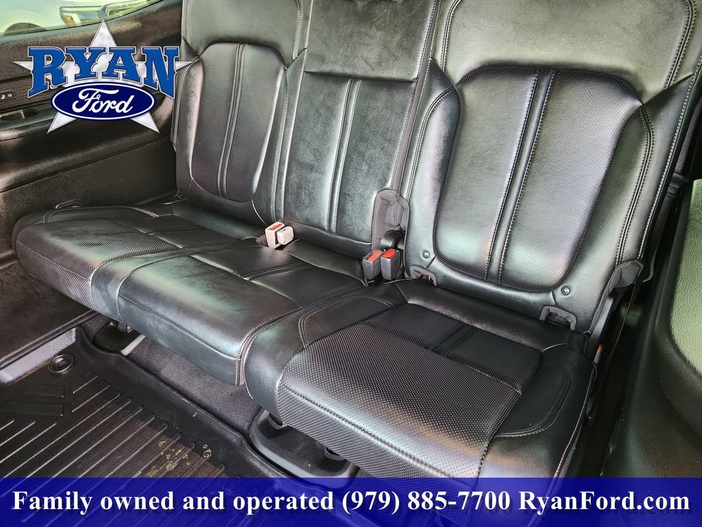 Used 2022 Jeep Wagoneer Series III w/ Flexible Seating Group RWD image 21