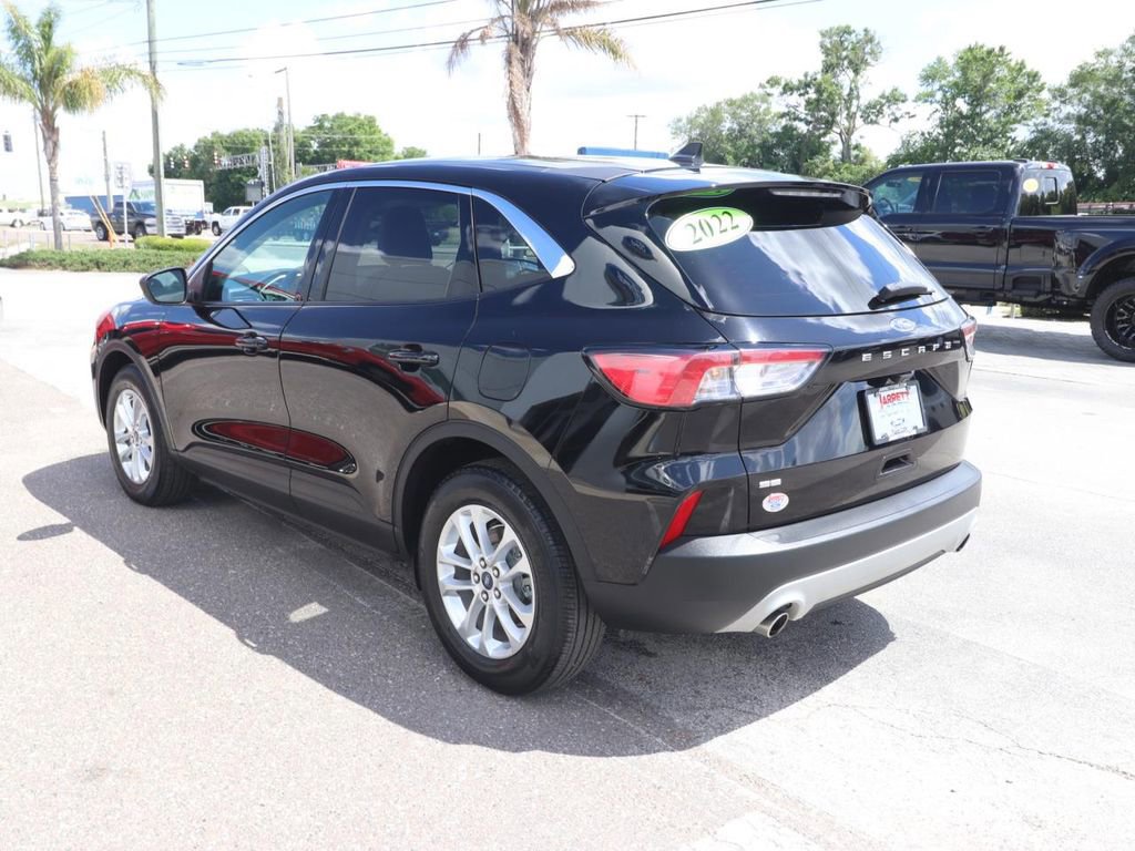 Certified 2022 Ford Escape SE w/ Convenience Package image 3