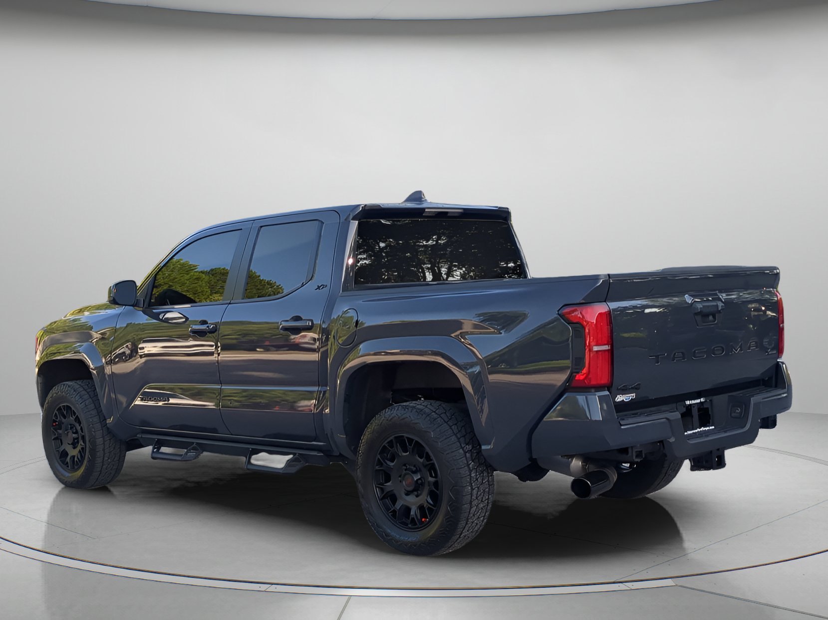 Used 2025 Toyota Tacoma SR5 AWD/4WD image 42
