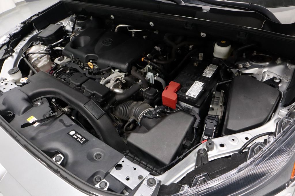 Used 2021 Toyota RAV4 XLE Premium AWD/4WD image 18