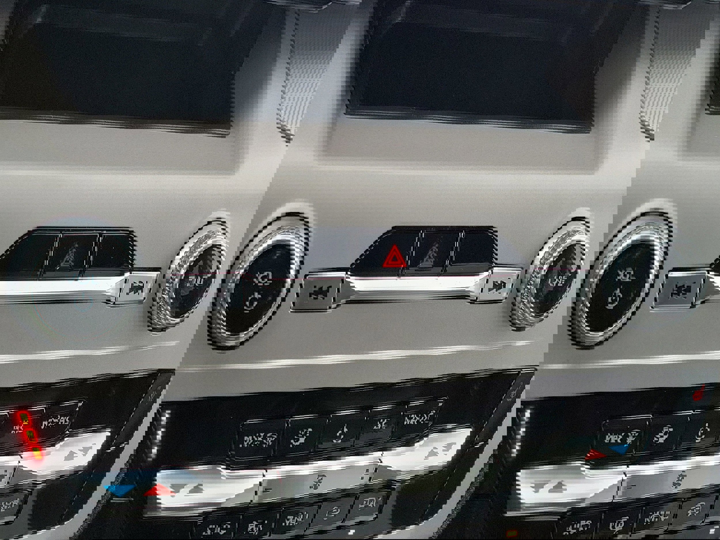 Certified 2023 Ford Explorer XLT w/ Equipment Group 202A image 31