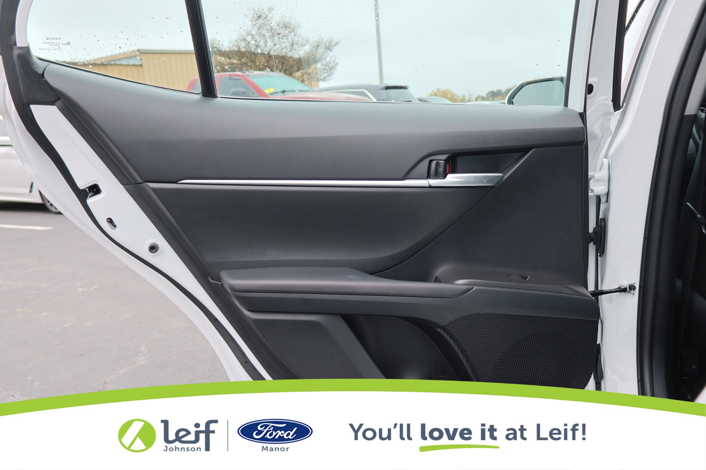 Used 2024 Toyota Camry SE image 25