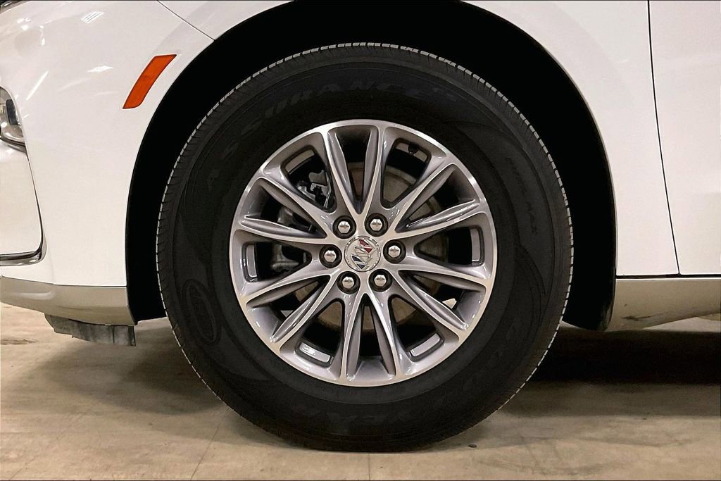 Used 2024 Buick Enclave Premium AWD/4WD image 9