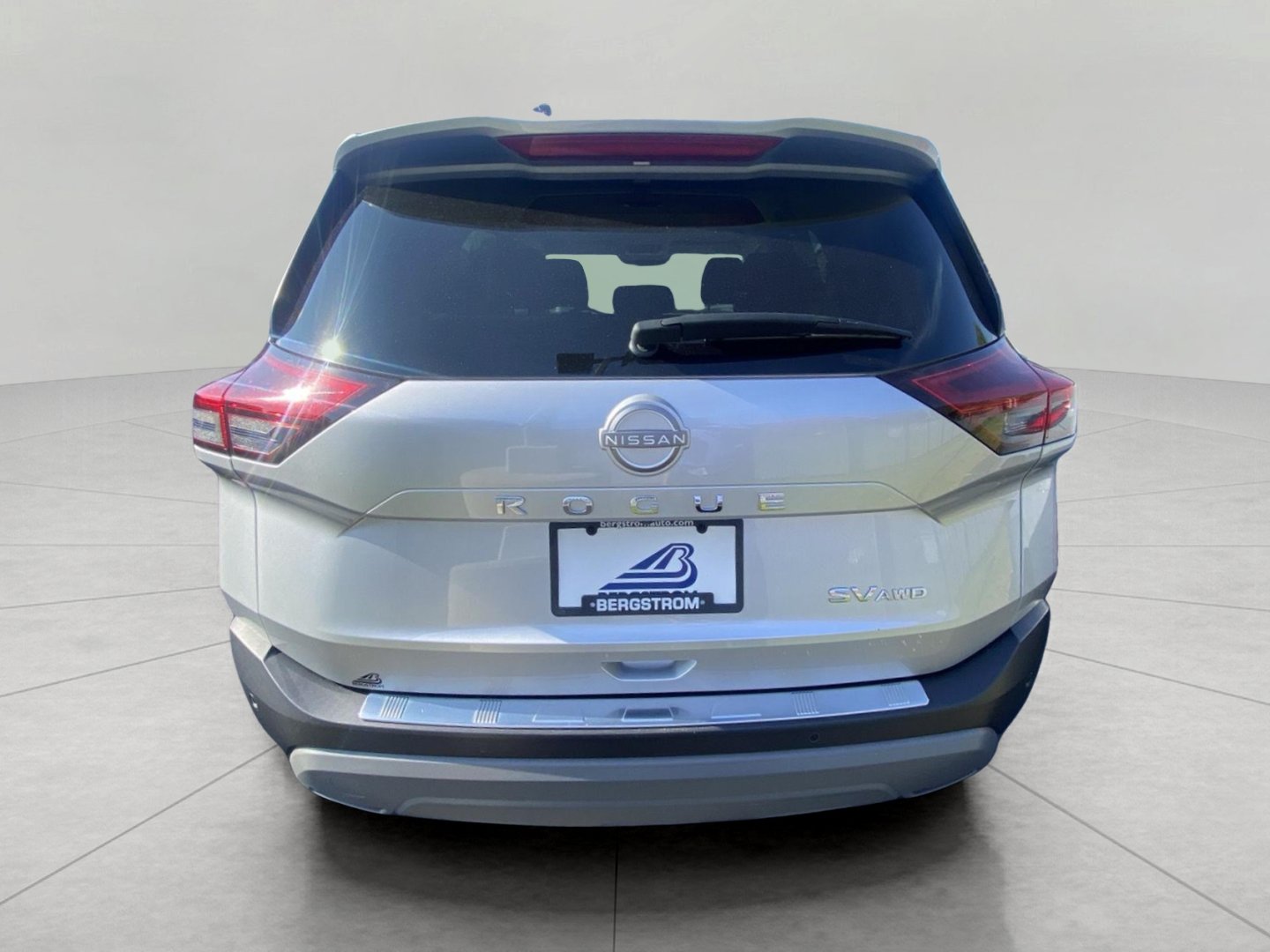 Used 2023 Nissan Rogue SV AWD/4WD image 11
