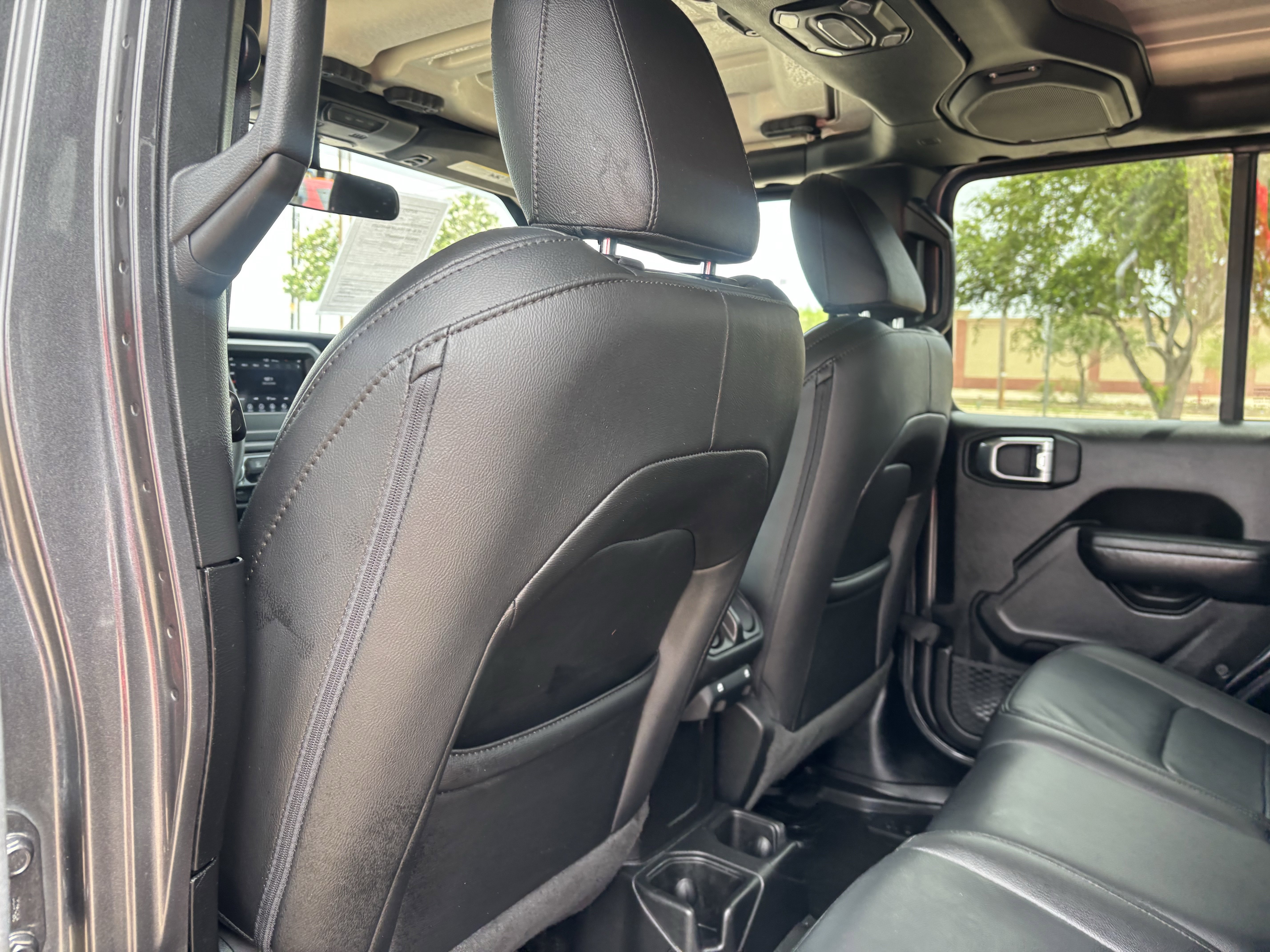 Used 2023 Jeep Gladiator Sport AWD/4WD image 17