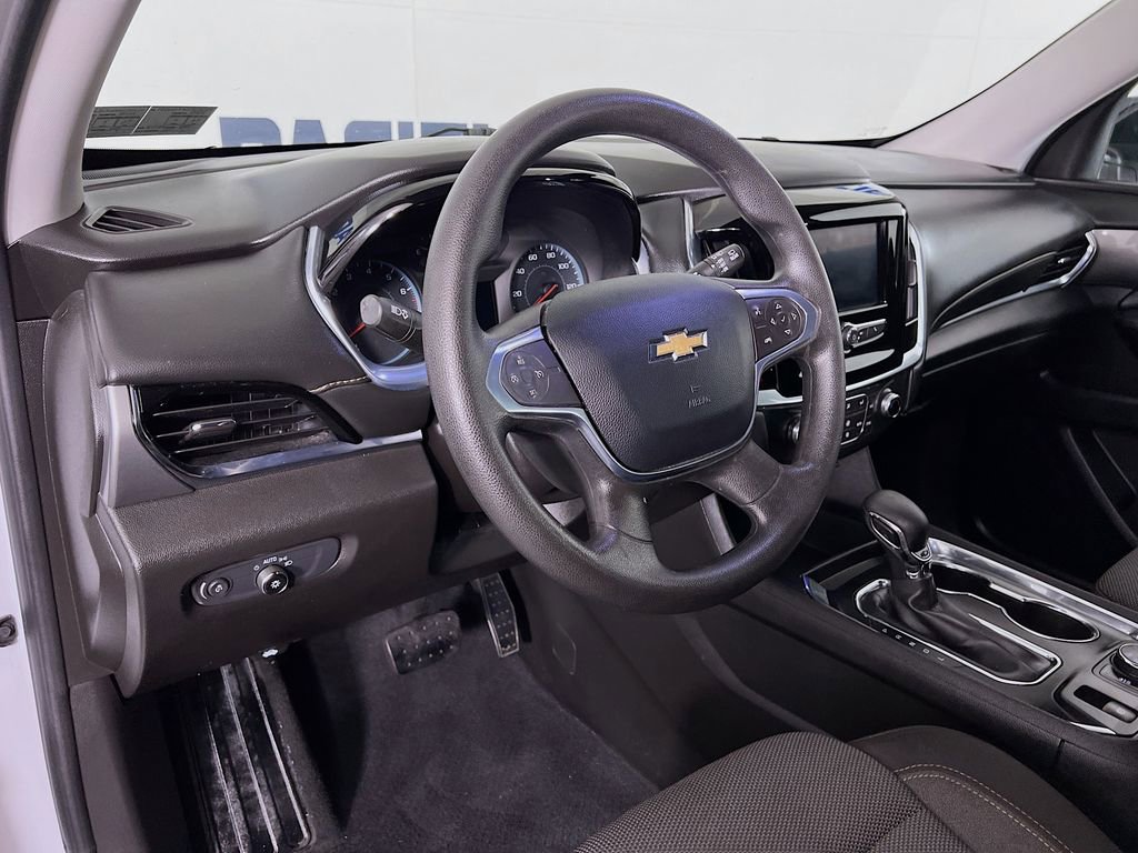 Used 2021 Chevrolet Traverse LS AWD/4WD image 11