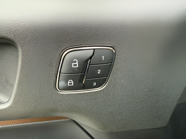 Certified 2025 Ford Bronco Sport Outer Banks w/ Outer Banks Tech Package+ AWD/4WD image 23