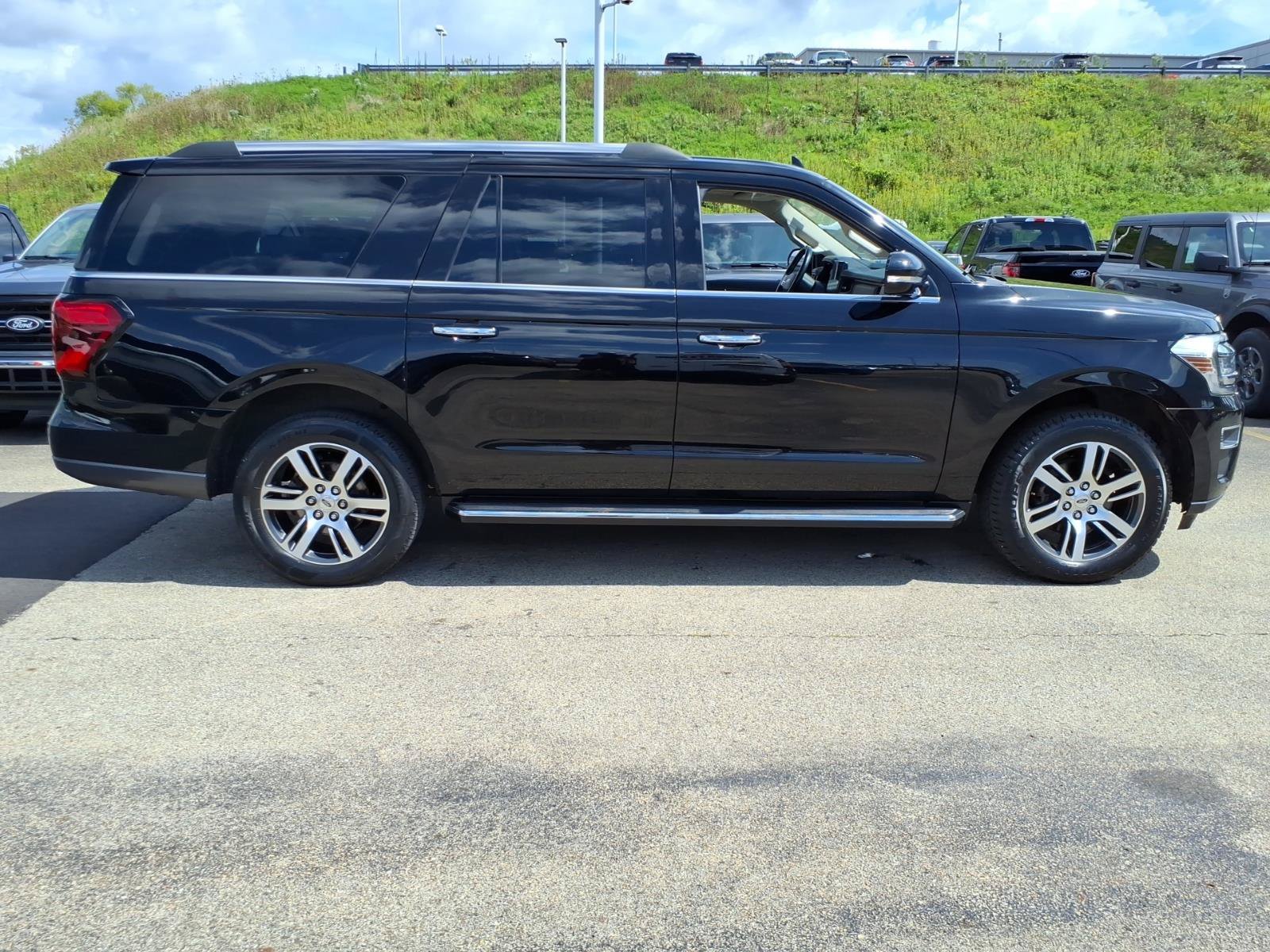 Certified 2022 Ford Expedition Max Limited AWD/4WD image 2