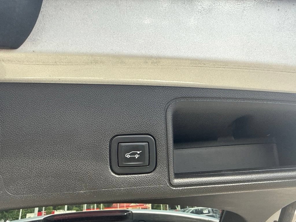 Used 2021 GMC Terrain SLE w/ Driver Convenience Package FWD image 27
