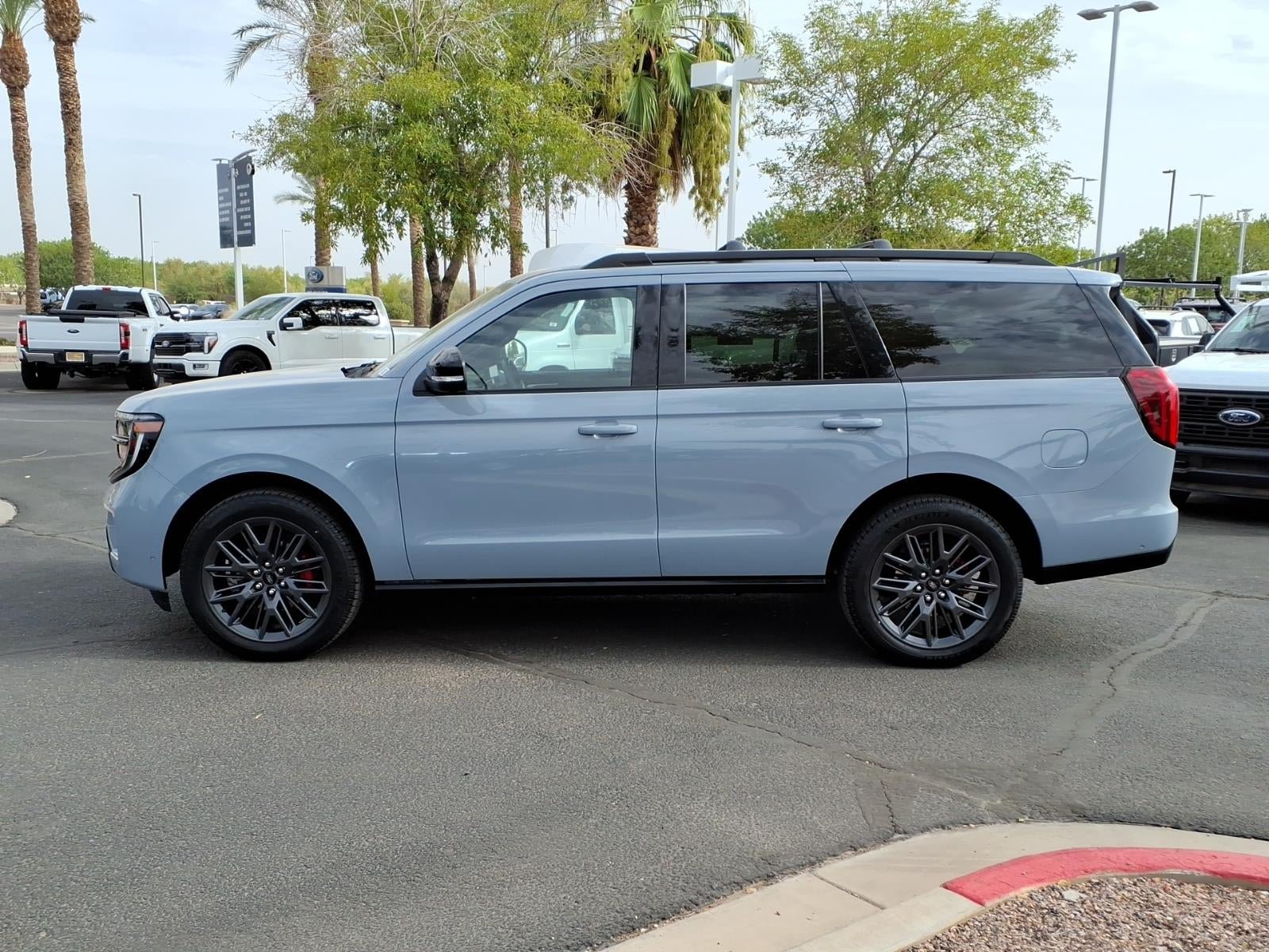Certified 2025 Ford Expedition Platinum w/ Stealth Performance Package AWD/4WD image 7