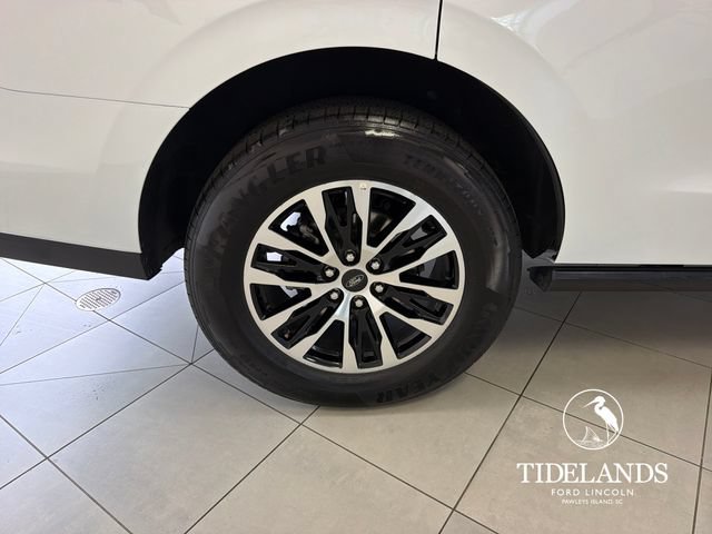 Certified 2025 Ford Expedition Platinum AWD/4WD image 35
