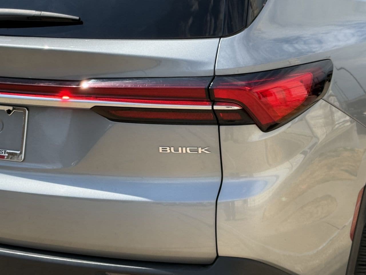 Used 2025 Buick Enclave Preferred w/ Power Package FWD image 7