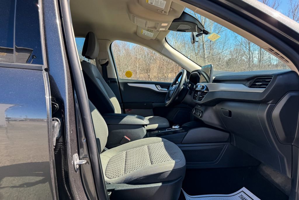 Certified 2020 Ford Escape SE image 11