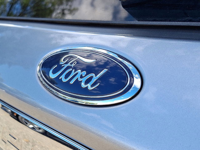 Certified 2022 Ford Explorer XLT w/ Equipment Group 202A image 24