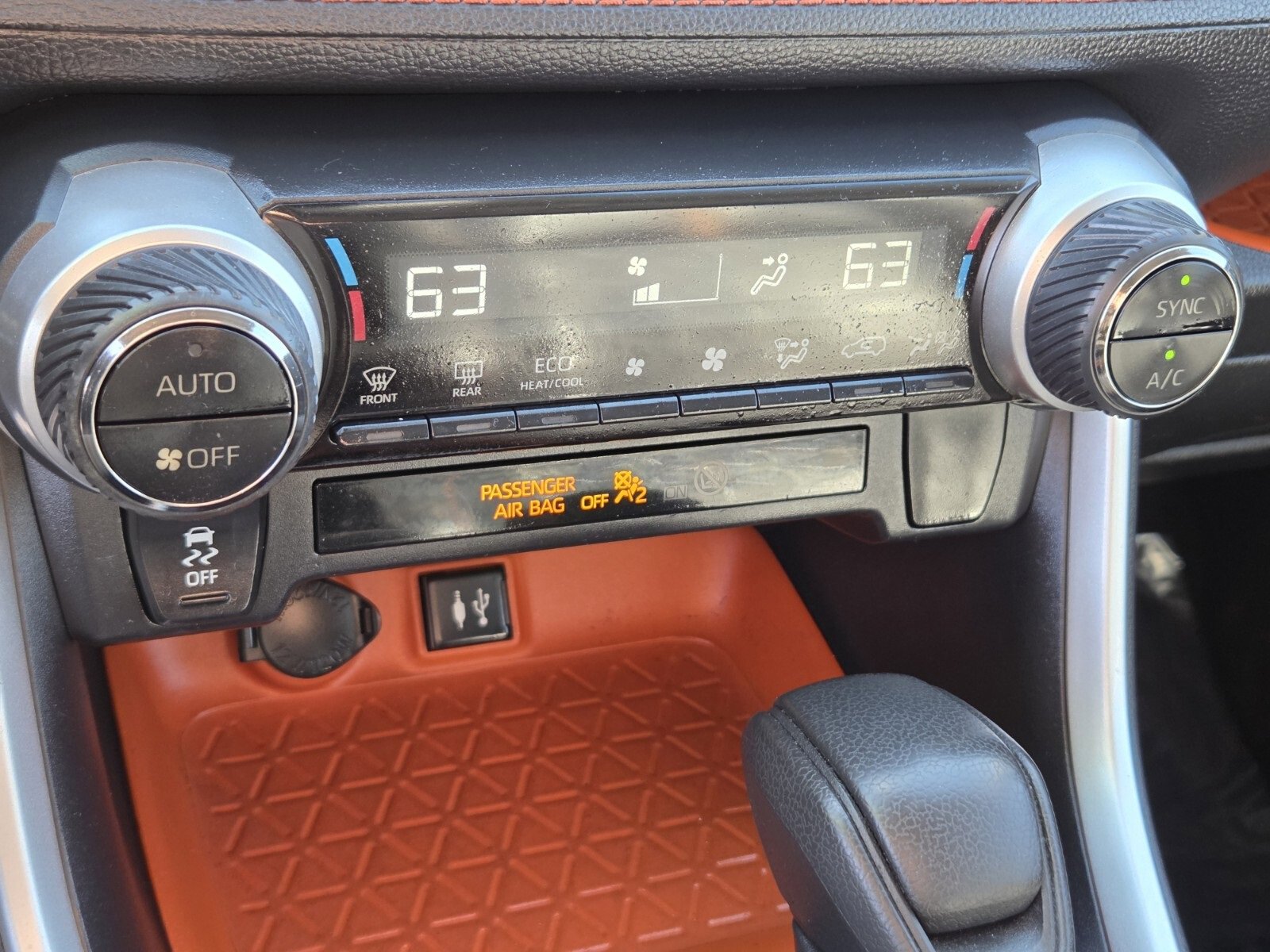 Used 2019 Toyota RAV4 Adventure w/ Carpet Mat Package image 22