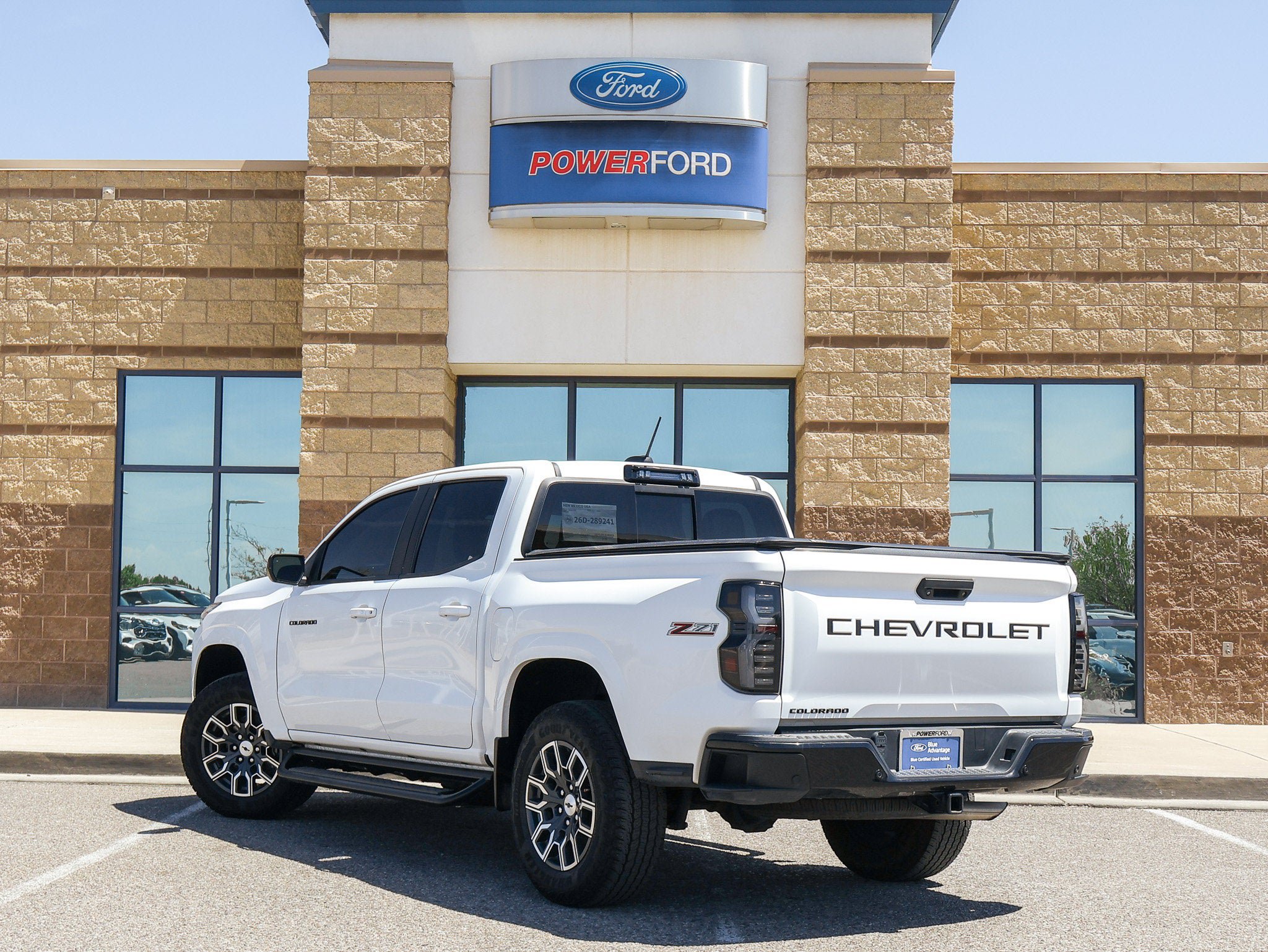 Used 2023 Chevrolet Colorado Z71 w/ Z71 Convenience Package 2 AWD/4WD image 8