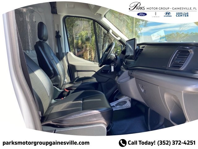 Certified 2022 Ford E-Transit Base image 17