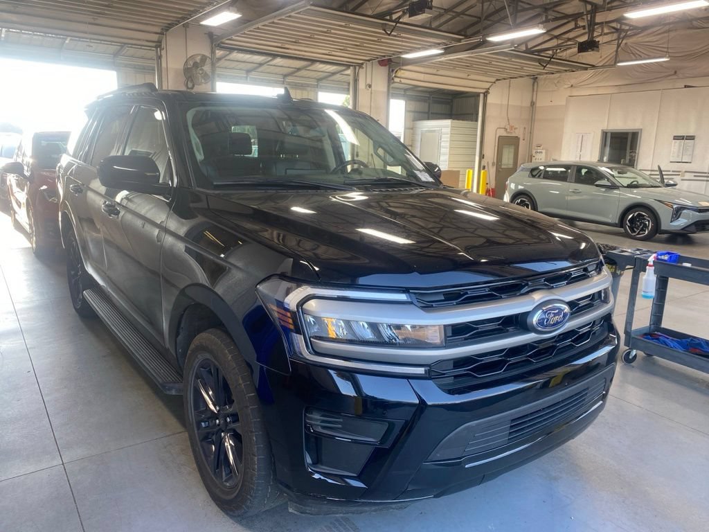 Certified 2024 Ford Expedition XLT AWD/4WD image 1