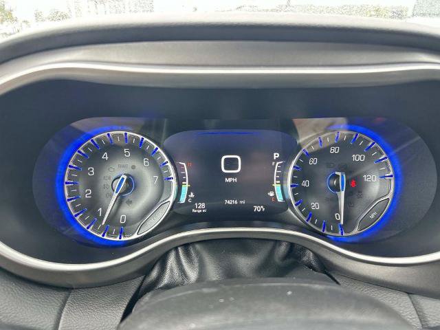 Used 2023 Chrysler Pacifica Touring-L FWD image 34