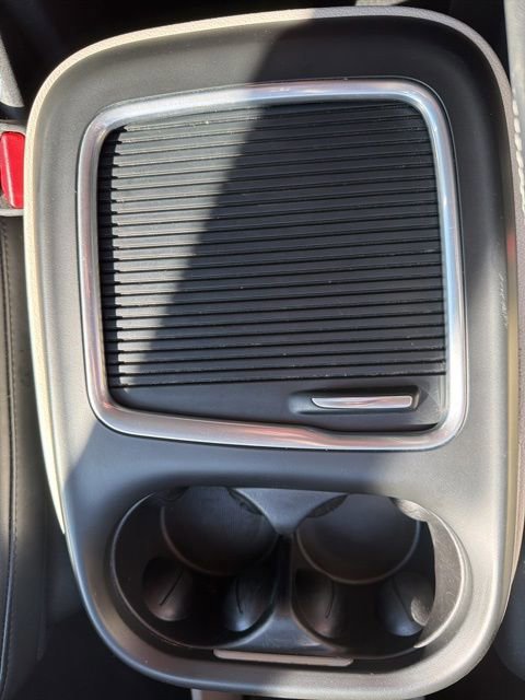 Used 2023 Chrysler Pacifica Touring-L image 18