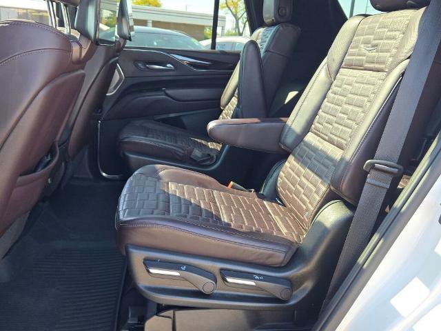 Used 2021 Cadillac Escalade Sport Platinum w/ LPO, ONYX Package image 21