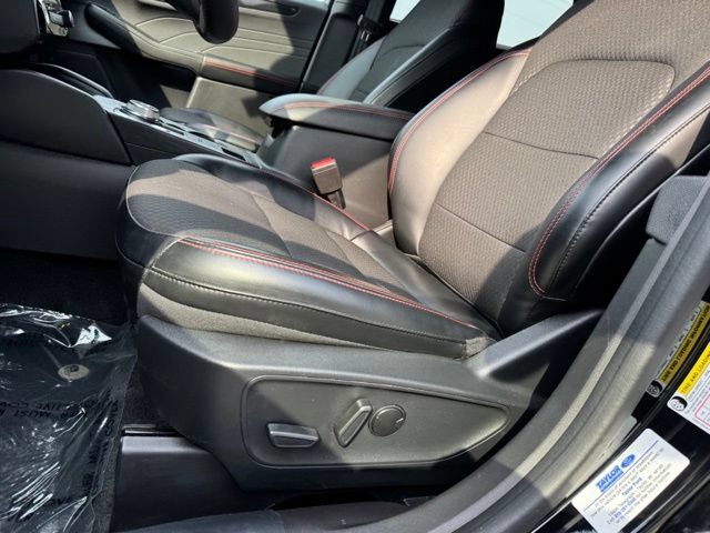 Certified 2024 Ford Escape ST-Line w/ Tech Pack #1 AWD/4WD image 6