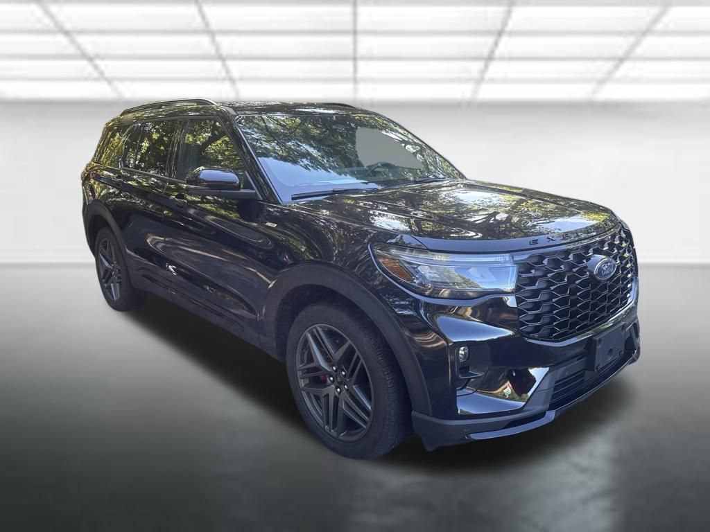 Certified 2025 Ford Explorer ST-Line w/ ST-Line Street Pack AWD/4WD image 7