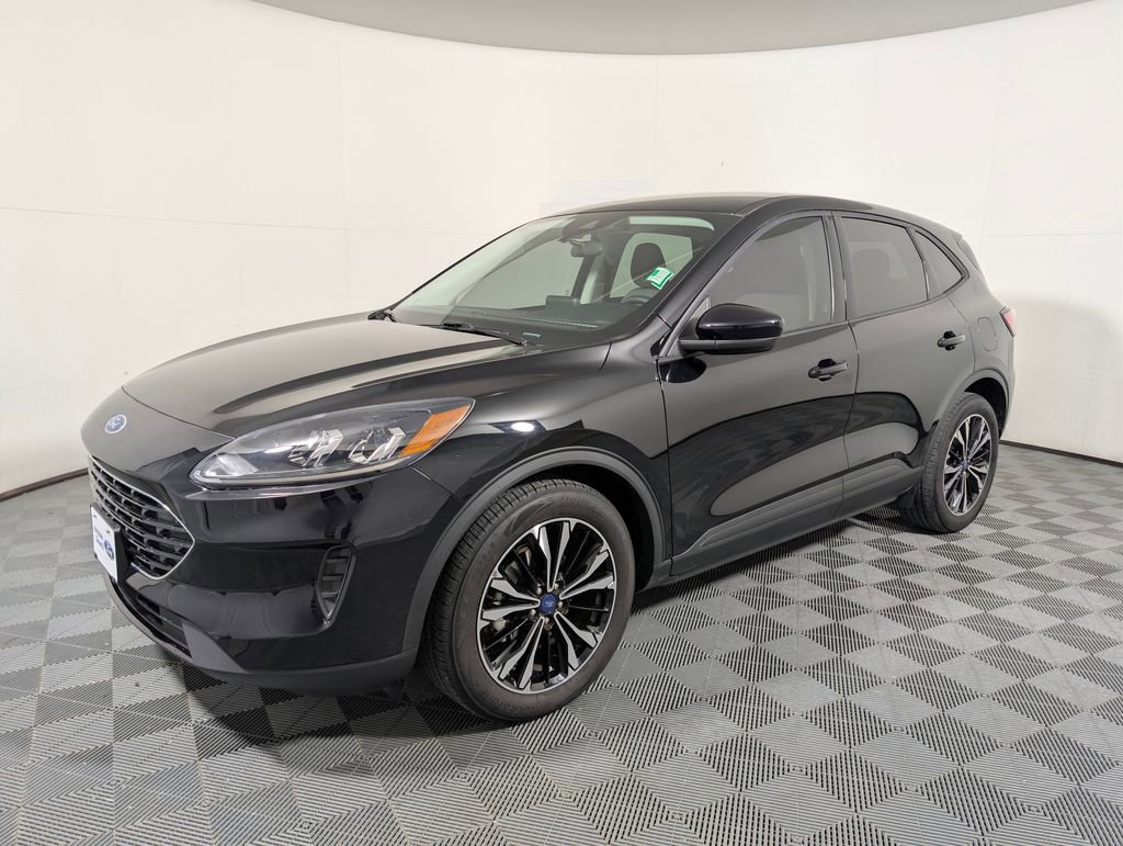 Certified 2022 Ford Escape SE w/ SE Sport Appearance Package FWD image 4