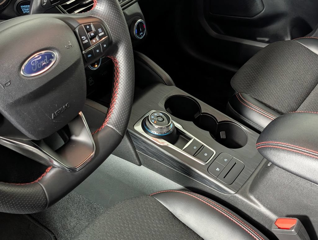 Certified 2025 Ford Escape ST-Line FWD image 22