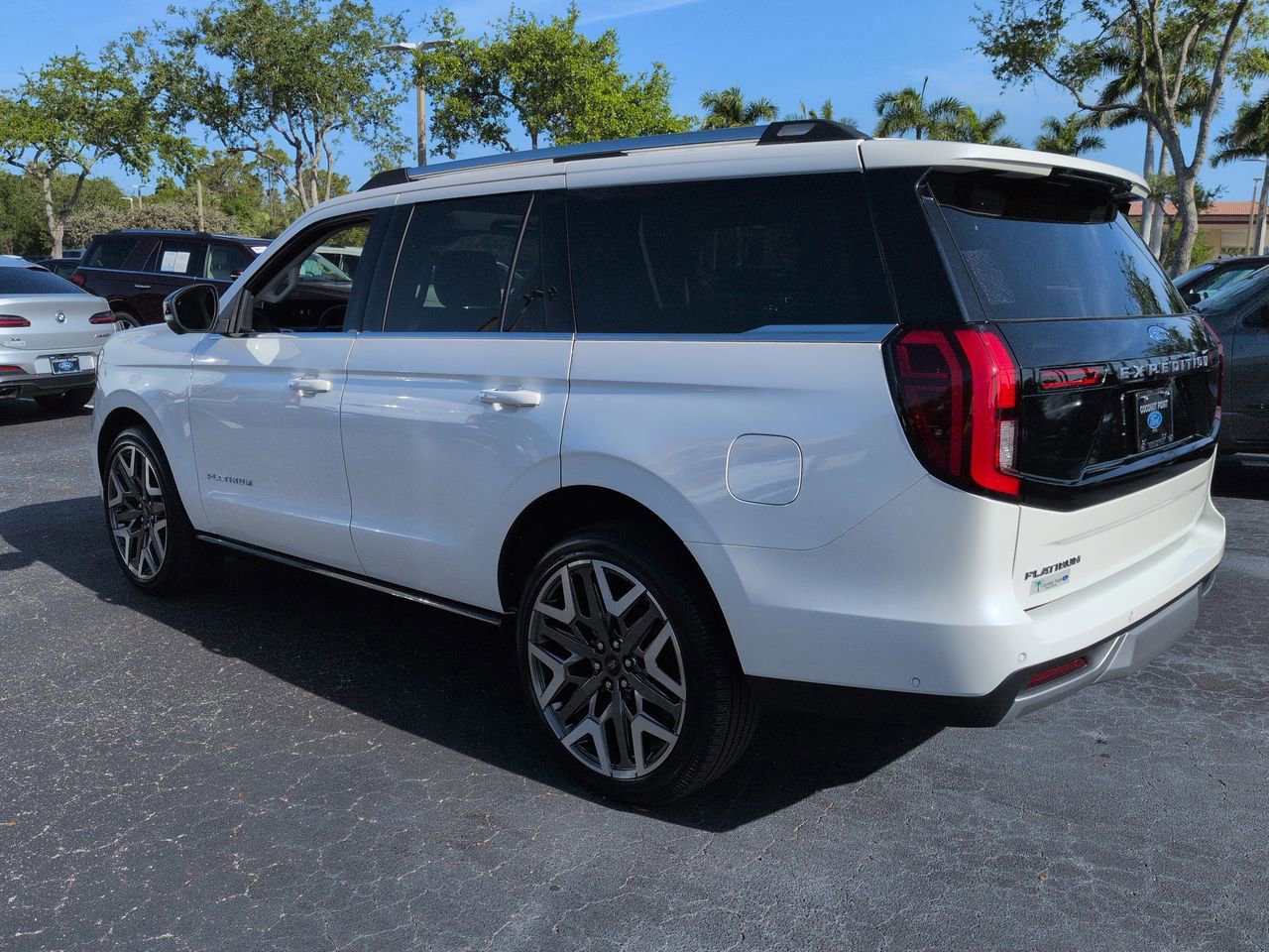 Certified 2025 Ford Expedition Platinum w/ Platinum Ultimate Package image 3