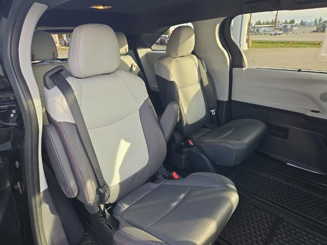 Used 2024 Toyota Sienna XSE AWD/4WD image 29