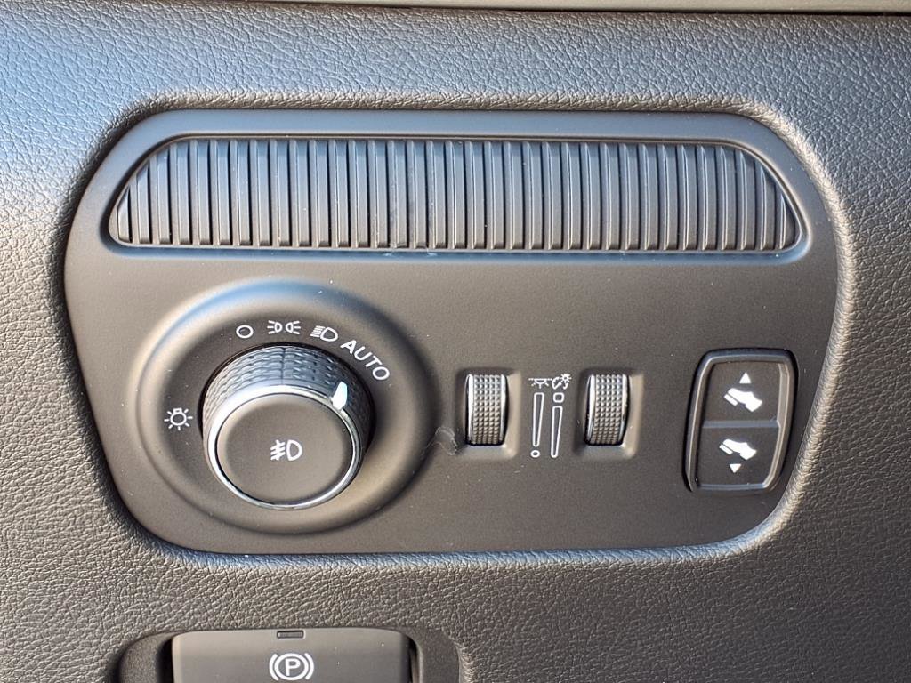 Used 2024 Jeep Wagoneer Series II w/ Flexible Seating Group image 18