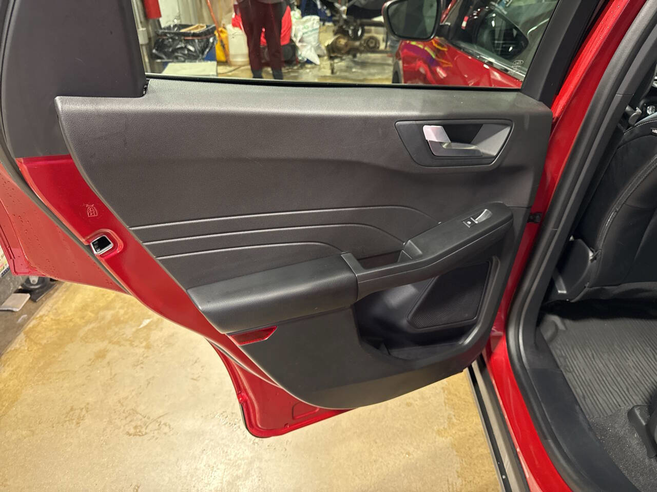 Certified 2024 Ford Escape Platinum image 34