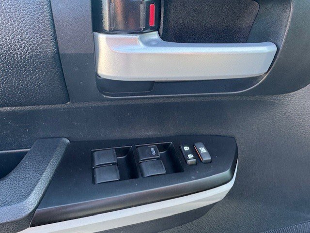 Used 2018 Toyota Tundra SR5 w/ SR5 Upgrade Package AWD/4WD image 12