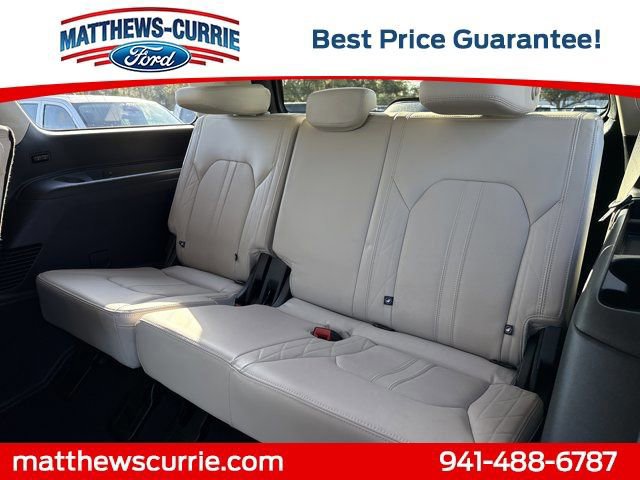 Certified 2024 Ford Expedition Platinum image 13