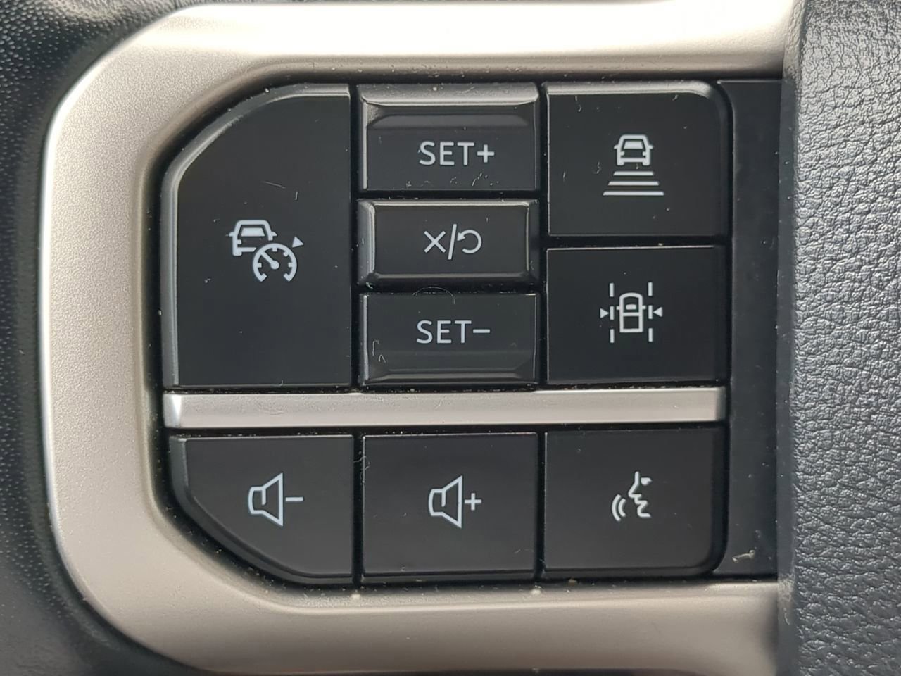 Certified 2024 Ford Expedition Limited image 26