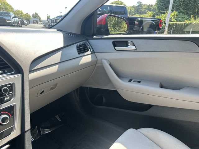 Used 2017 Hyundai Sonata SE w/ Cargo Package FWD image 26
