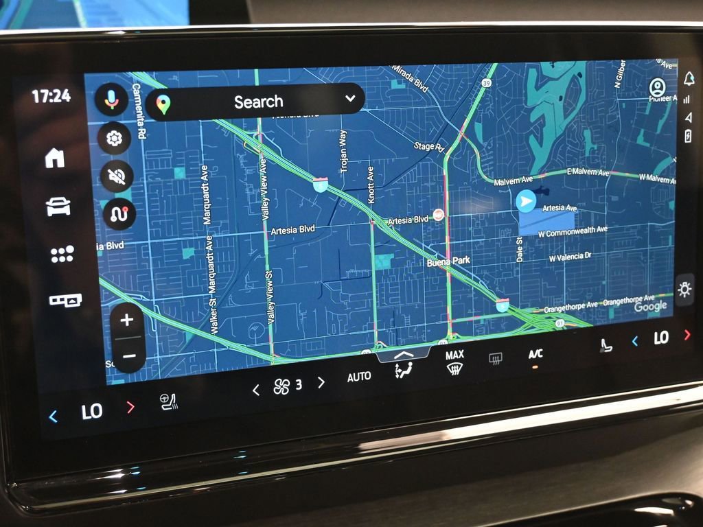 Certified 2025 Ford Expedition Max Platinum image 15