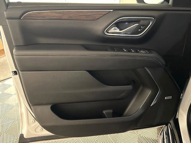 Used 2024 Chevrolet Suburban Premier image 16