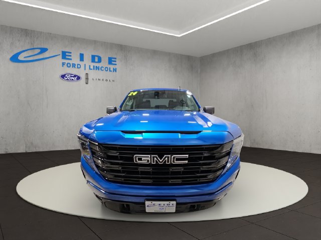 Used 2024 GMC Sierra 1500 Elevation w/ LPO, Elevation Black Package AWD/4WD image 7